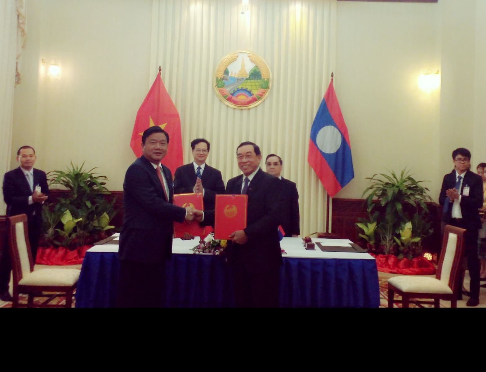 Việt Nam – Lào ký Bản ghi nhớ nâng tầm hợp tác trong lĩnh vực giao thông vận tải
