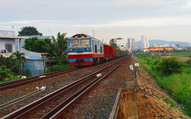 Đường sắt Việt Nam tốc độ cao qua giải trình của Bộ Giao thông