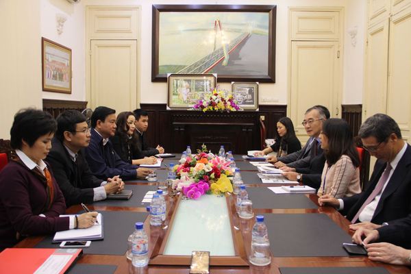 Bộ trưởng Đinh La Thăng tiếp và làm việc với Phó Chủ tịch Tập đoàn Taisei